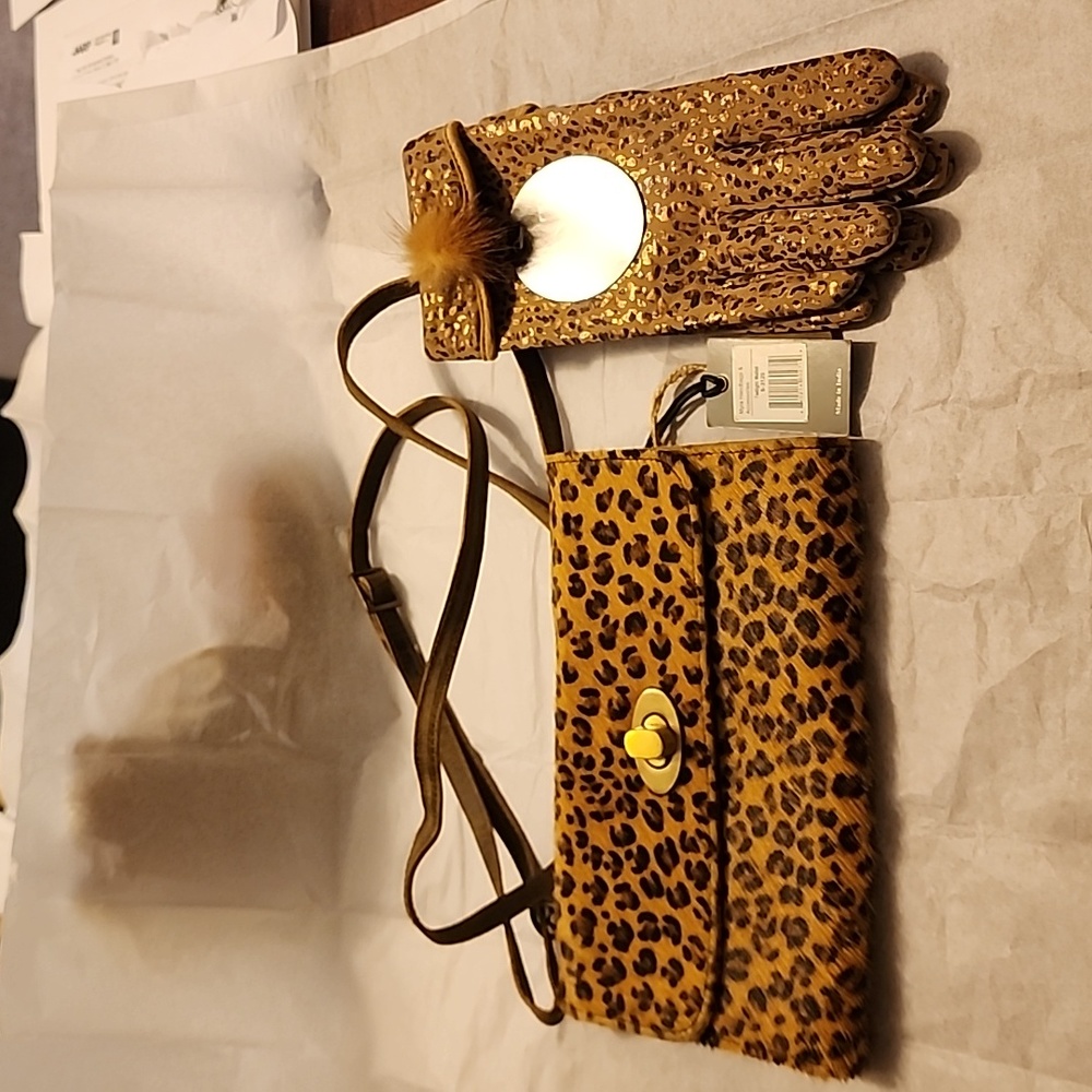 HANDBAG AND GLOVE BUNDLE